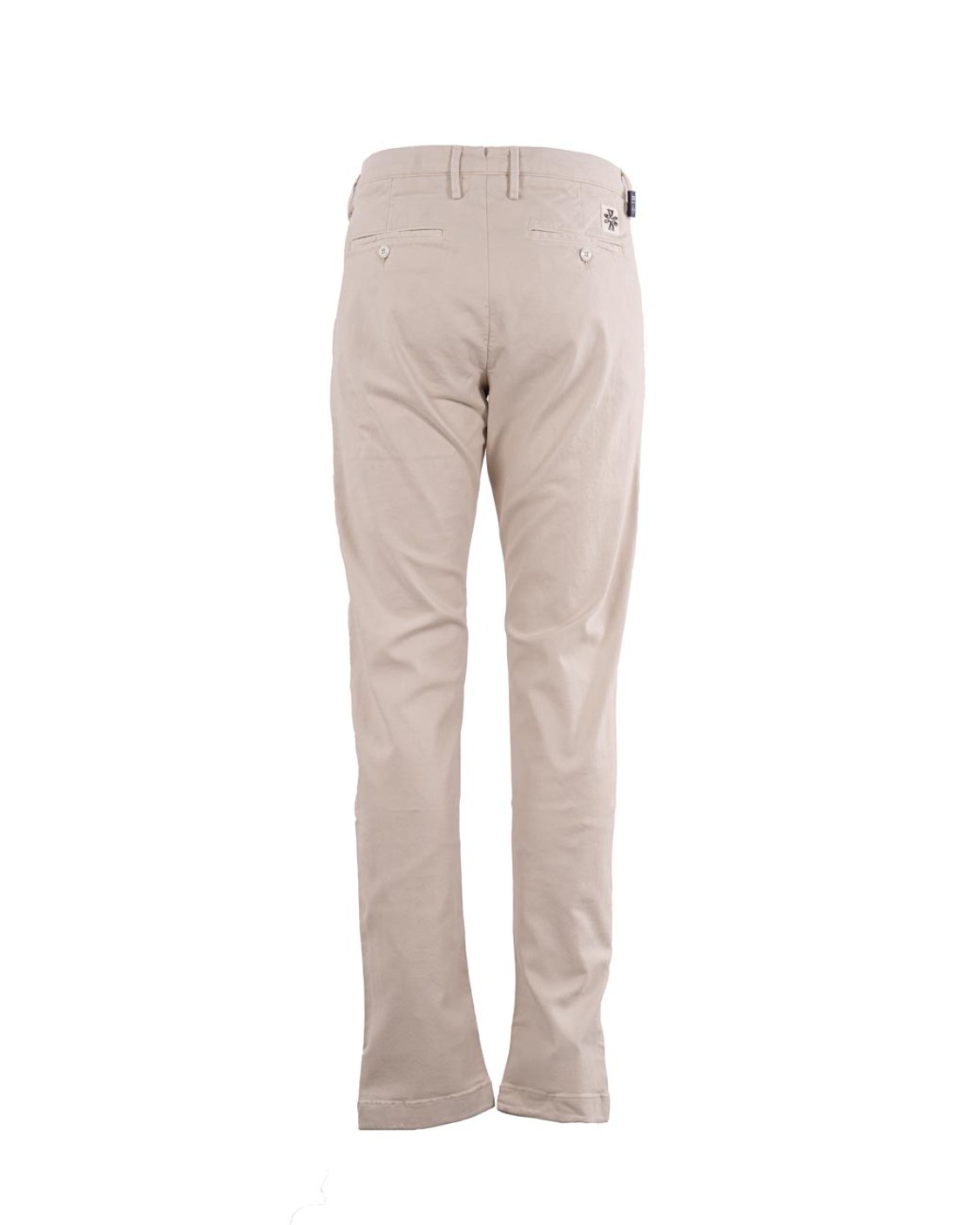 shop JACOB COHEN  Pantalone: Jacob Cohen pantaloni chino Bobby.
Pantaloni Bobby chino slim fit a vita bassa.
Tessuto diagonale di lyocell e cotone stretch tinto in capo tortora.
Salpa quadrata in pelle scamosciata grigio medio. 
Logo in metallo con finitura canna di fucile.
Bottone smaltato opaco con motivo circolare e logo 3D, finitura terra.
Patta interna ricamata con nome del pantalone e citazione del fondatore.
Composizione: 49% lyocell, 49% cotone, 2% elastan/spandex.
Made in Italy.. P0001 S4216-A81 number 9230094